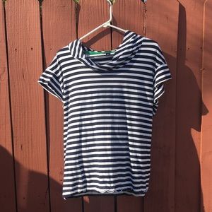 striped short sleeve shirt with turtle neck ???